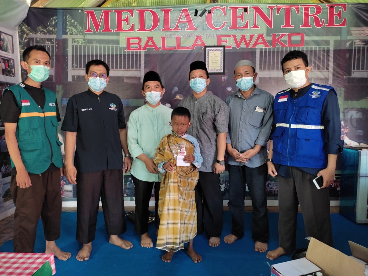 Warga Terbantu dengan Khitanan Massal Wahdah Kecamatan Tallo