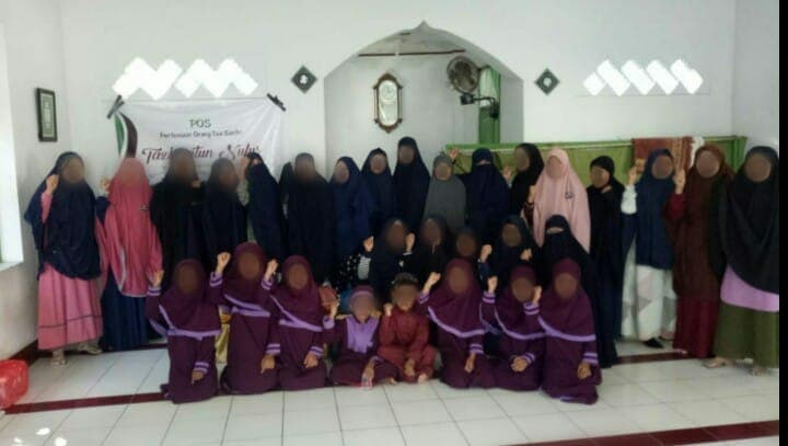 Muslimah Wahdah Kodingareng Adakan Pertemuan Orangtua Santri