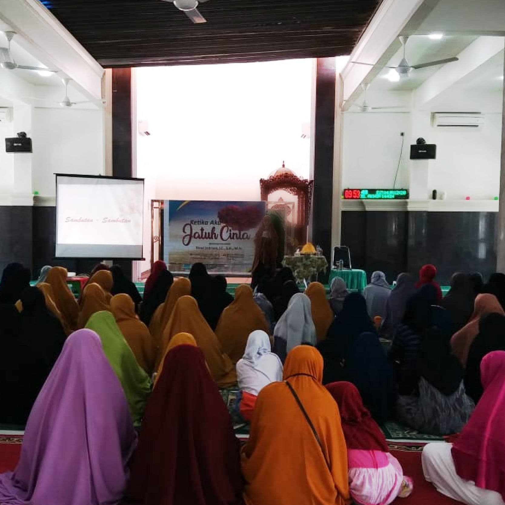 Muslimah Wahdah Ranting Minasa Upa Helat Taklim Kontemporer Bertajuk Cinta