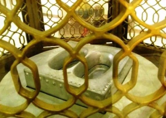 NABI IBRAHIM TELADAN PENGHAMBAAN PARIPURNA