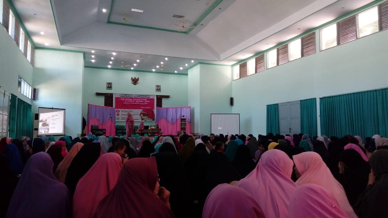 Muslimah Wahdah Panakukkang Helat Daurah Al-Qur'an