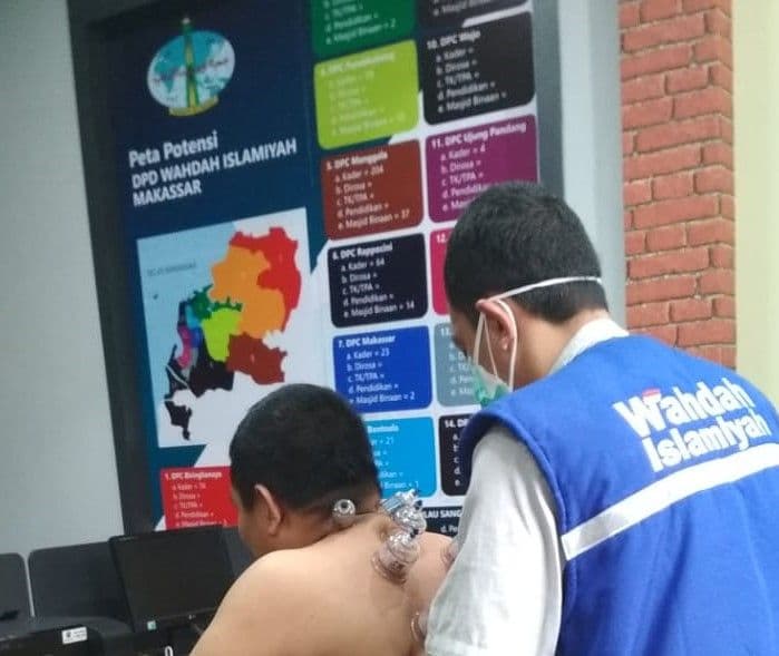 Ikhtiar Menjaga Kesehatan Dai Dan Murabbi, Depsoskes Wahdah Makassar Lakukan Pemeriksaan Kesehatan Dan Layanan Bekam Gratis.