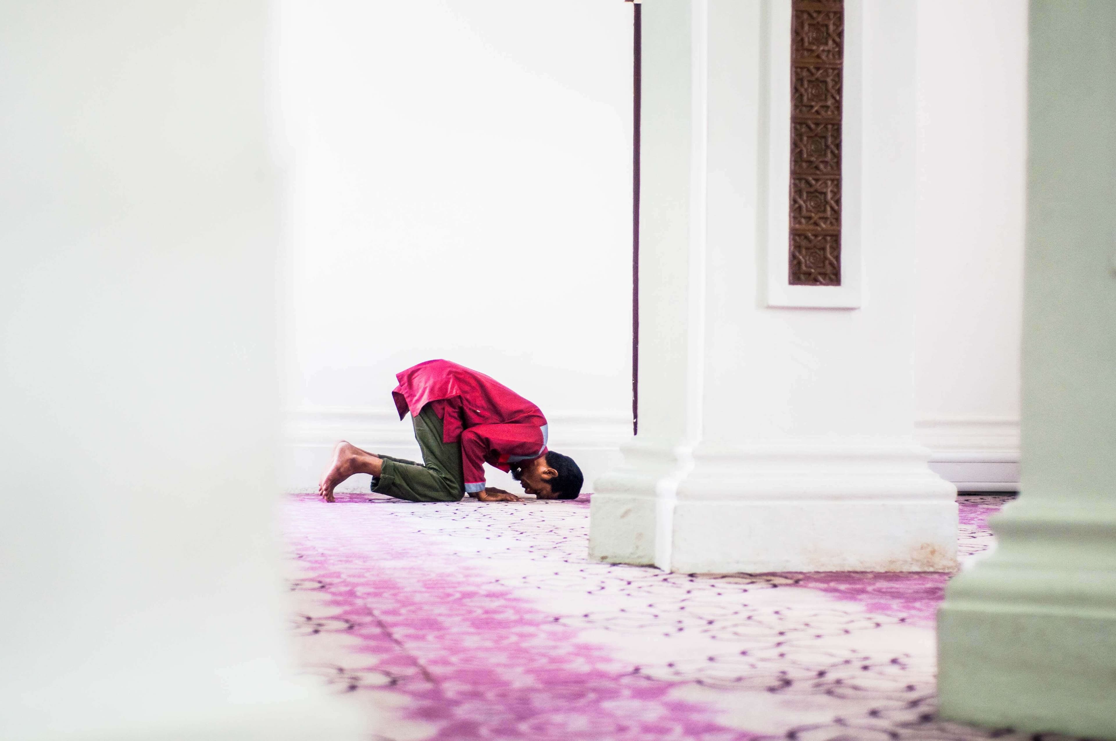Mengagungkan Perintah Allah