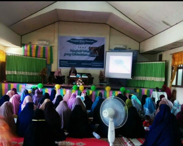 Muslimah Wahdah Tamalate Helat Pengajian Akbar