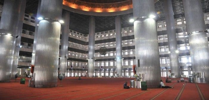 Etika di Masjid
