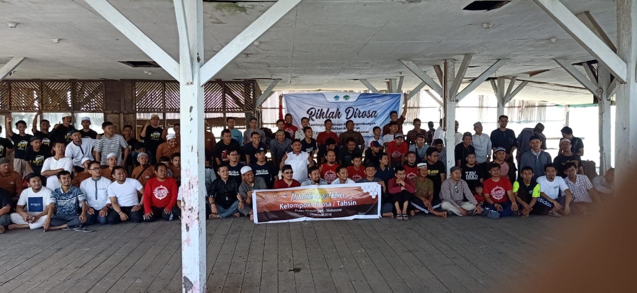 Peserta DIROSA Wahdah Makassar Eratkan Ukhuwah Lewat Rihlah